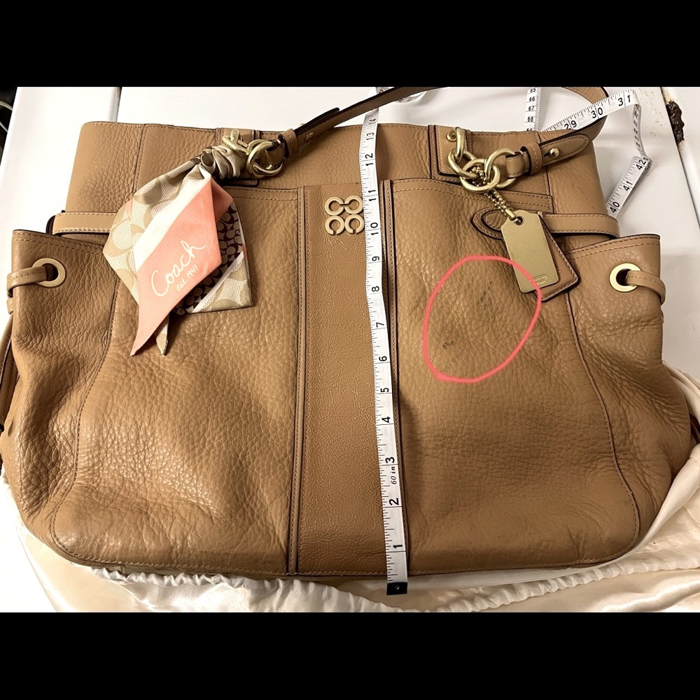5* COACH- J1068-16476 model number - Picture 7 of 7